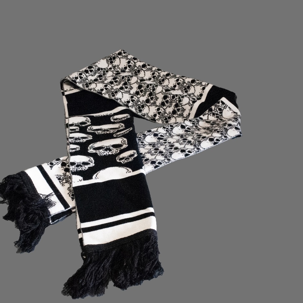 Skull Scarf Black and White